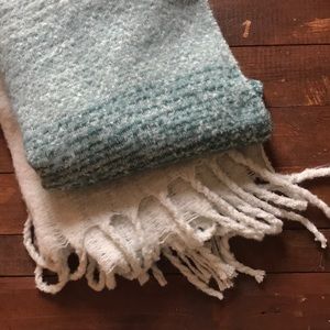 Cozy blue gradient scarf